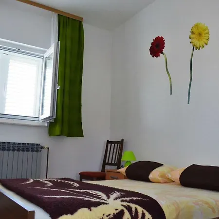 Rosa Apartment