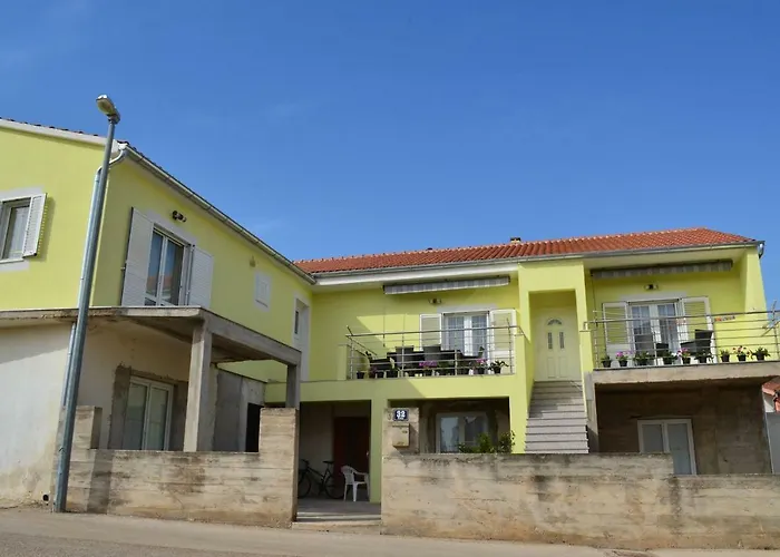 Rosa Apartment Pirovac